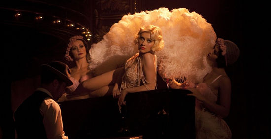 http://www.cinevistablog.com/wp-content/uploads/2011/02/burlesque-christina-aguilera.jpg
