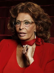 Sofia Loren recibe segundo reconocimiento por su trayectoria