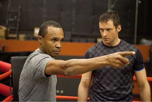sugar-ray-leonard-asesora-a-hugh-jackman-en-real-steel