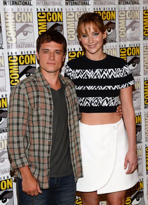 jennifer-lawrence-comic-con-2013-los-juegos-del-hambre-en-llamas