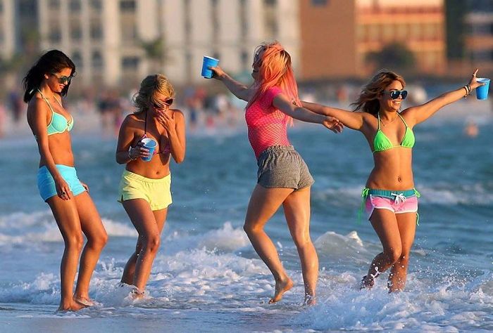 resena-spring-breakers