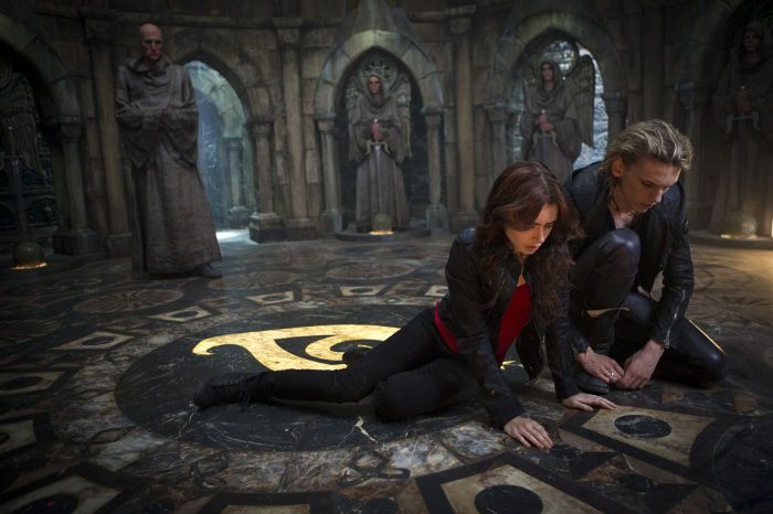 the-mortal-instruments-ciudad-de-huesos-resena