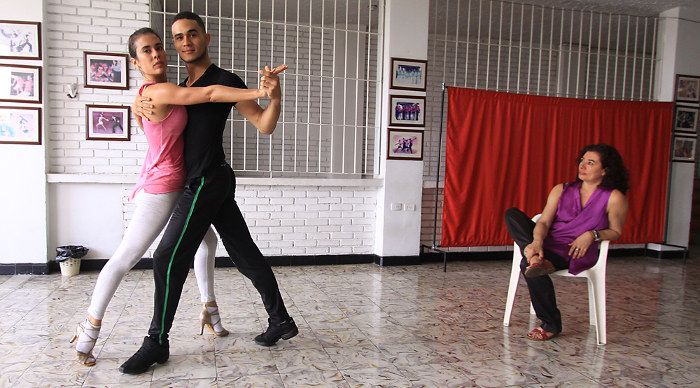 ciudad-delirio-escuelas-de-salsa-en-cali-estreno-2014