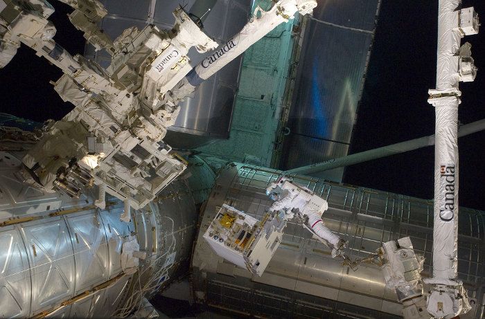 gravity-nasa-felicita-a-gravity-publicando-imagenes-reales-del-espacio-galeria-5