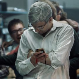 Berlinale 2023: “Blackberry” de Matt Johnson, la historia del ascenso y caída del marca Blackberry